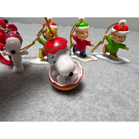Peanuts Christmas Ornaments Snoopy & Friends Ice Skating & Festive Designs By UF - Picture 7 of 11